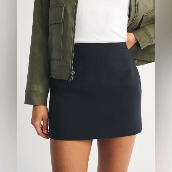 Abercrombie & Fitch Scarlett Mini Skort Ultra High Rise Curve Love Medium - Picture 2 of 9